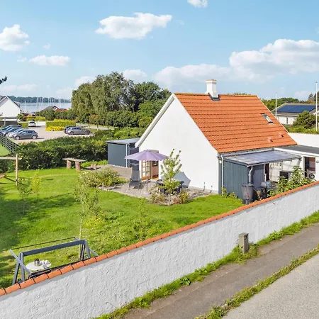 Stunning In With Kitchen 펜션 Askeby