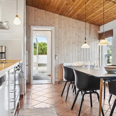 펜션 Stunning In With Kitchen